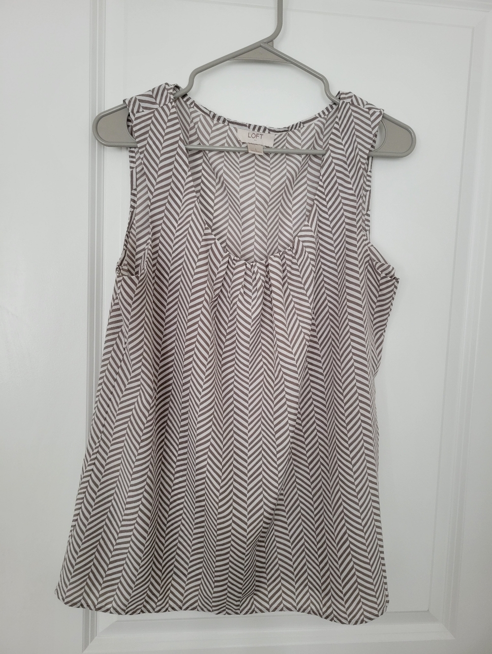 LOFT Taupe and White Chevron Sleeveless Top